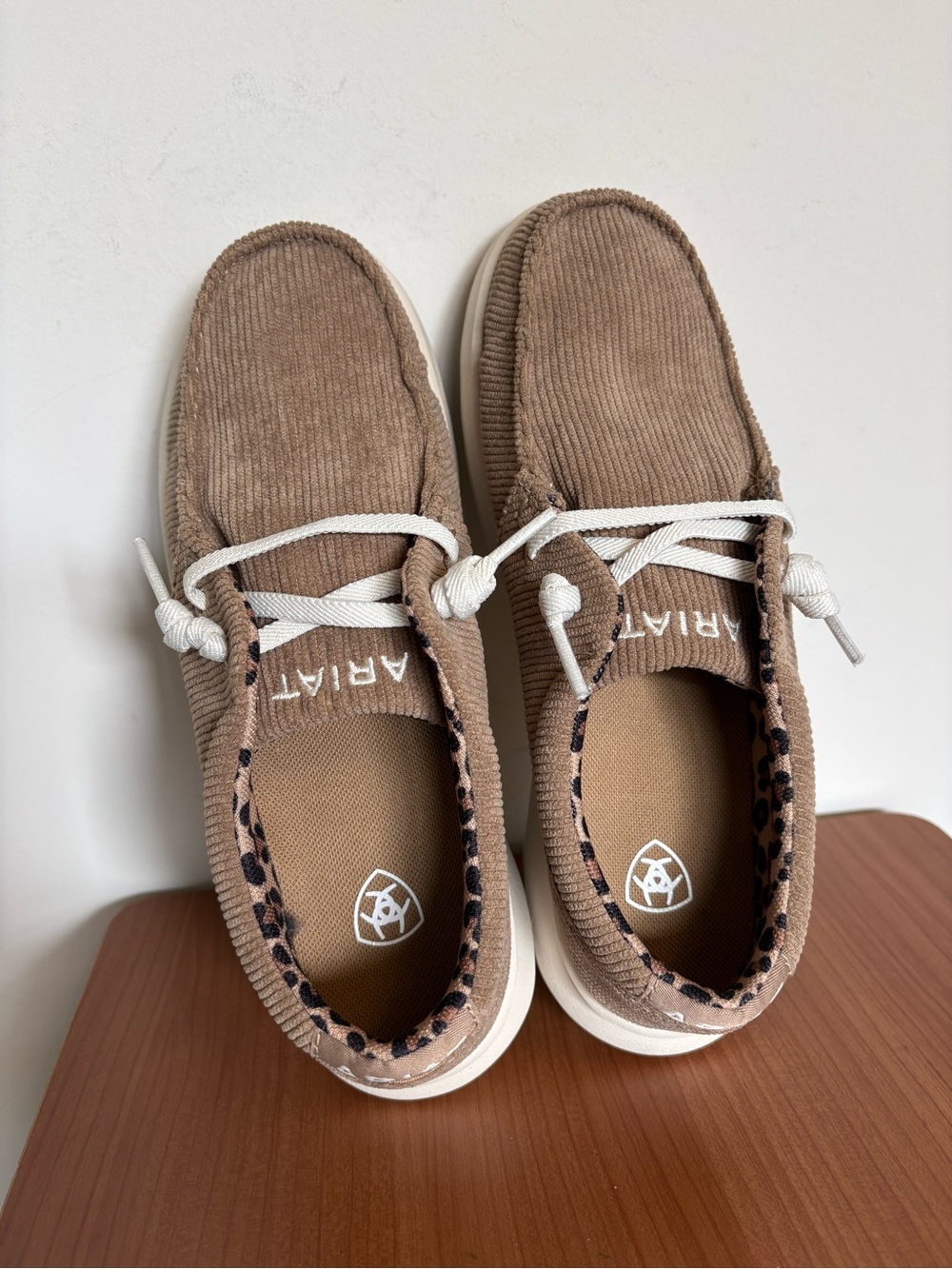 Ariat Women's Hilo Shoes in Tan Corduroy size 6.5 Slip on Comfort Boat Shoe - Picture 7 of 9